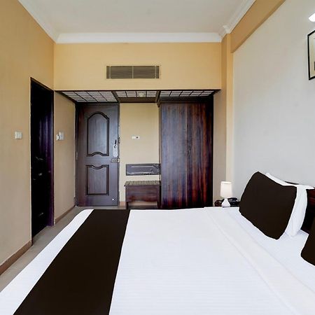 Super Townhouse Koyambedu Hotel Madras Buitenkant foto