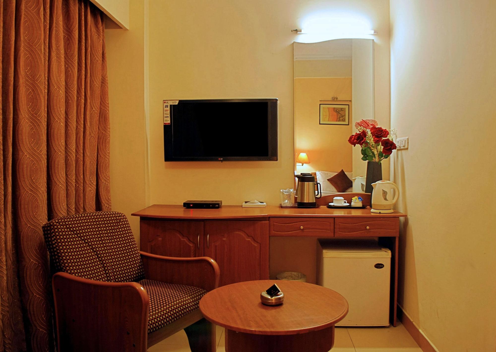 Super Townhouse Koyambedu Hotel Madras Buitenkant foto