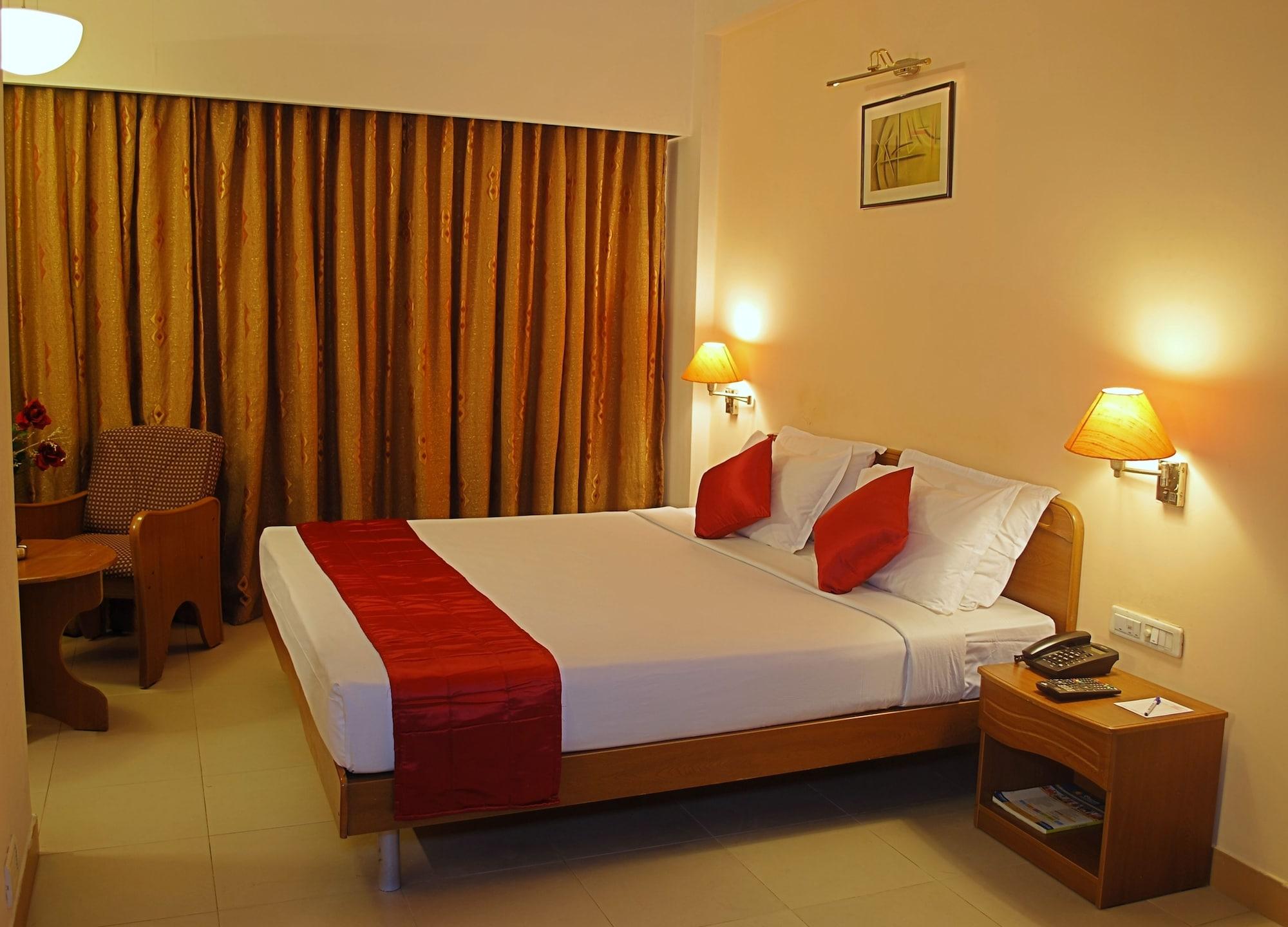 Super Townhouse Koyambedu Hotel Madras Buitenkant foto