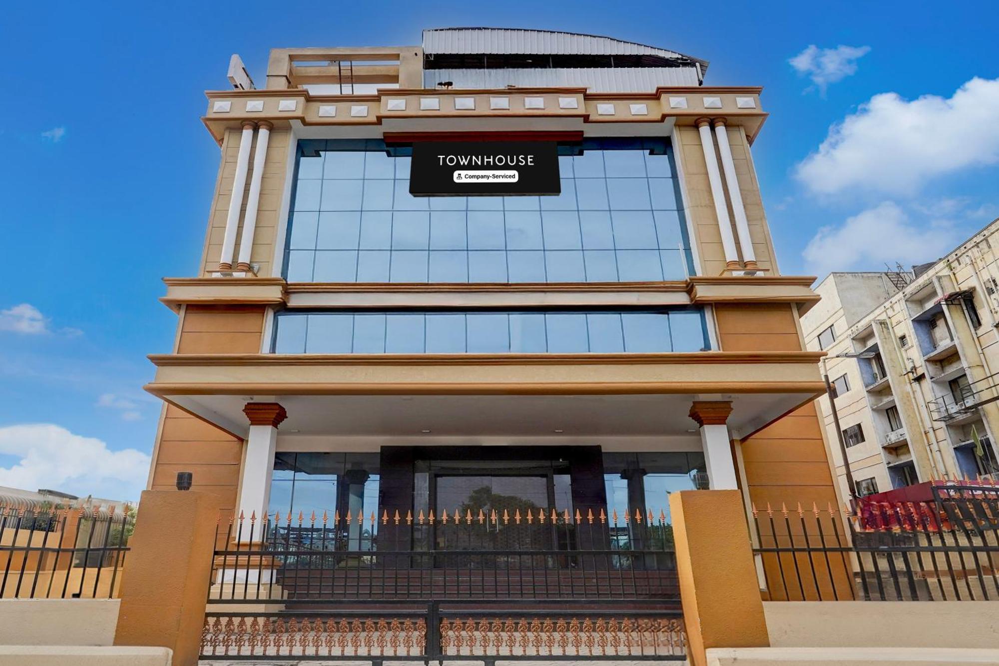 Super Townhouse Koyambedu Hotel Madras Buitenkant foto