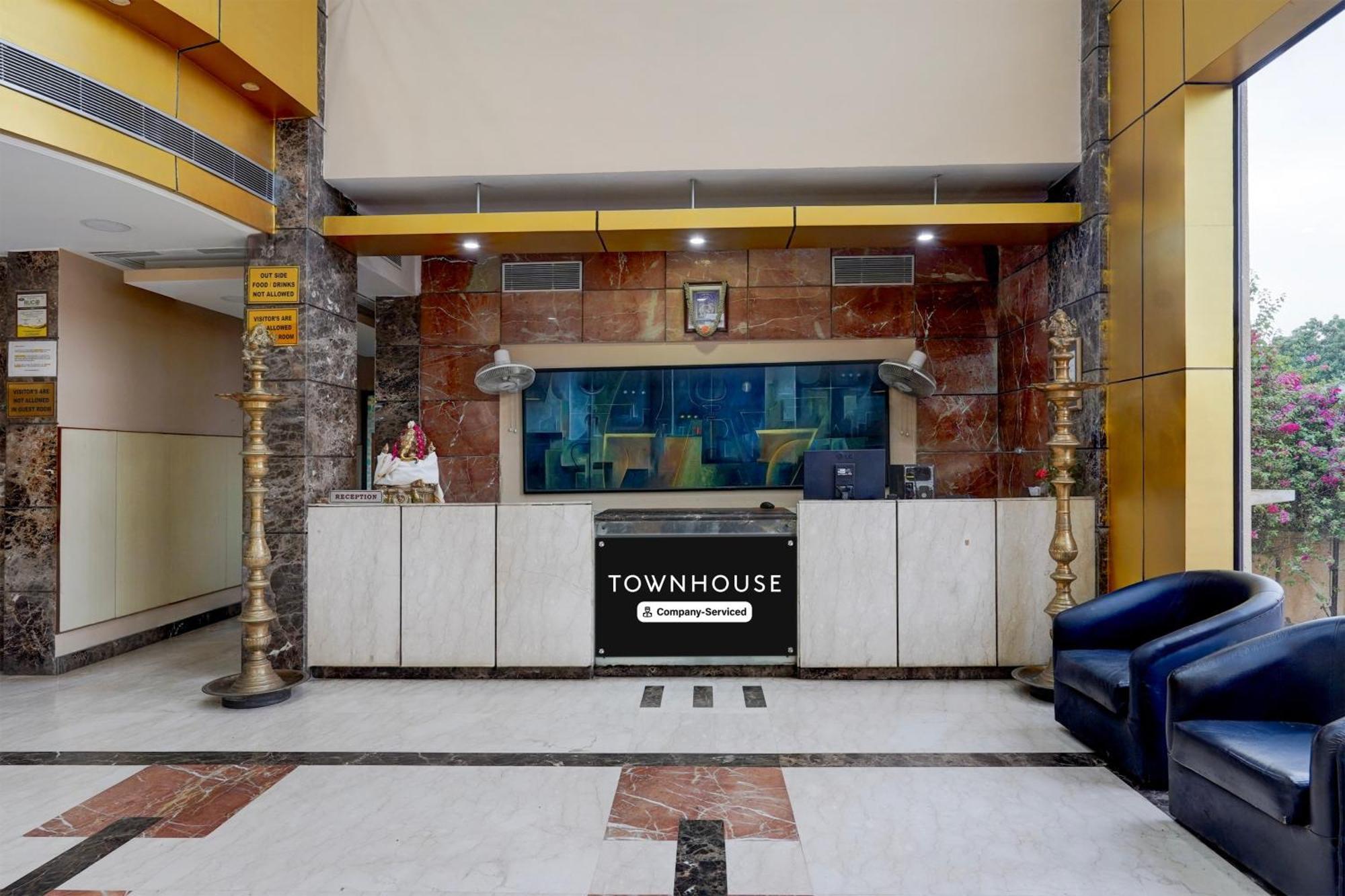 Super Townhouse Koyambedu Hotel Madras Buitenkant foto