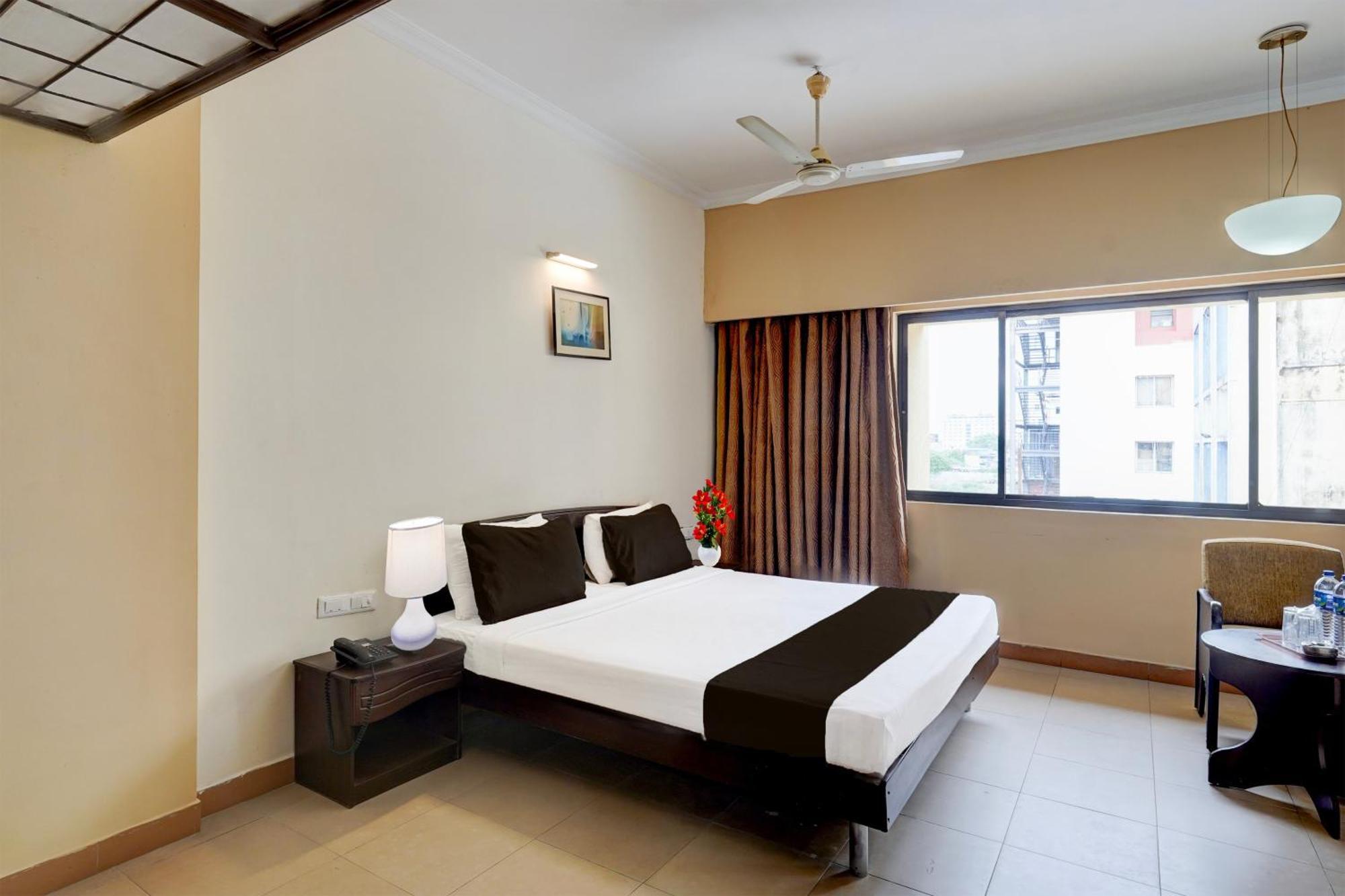Super Townhouse Koyambedu Hotel Madras Buitenkant foto