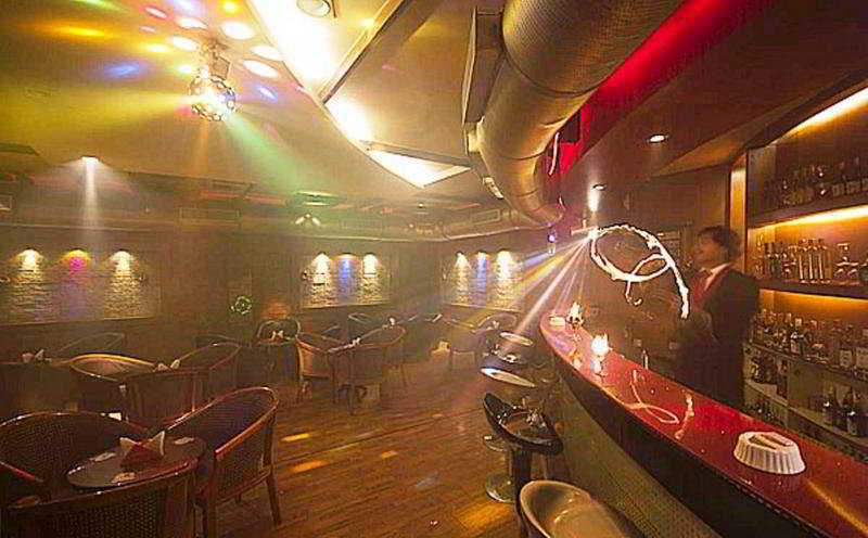 Super Townhouse Koyambedu Hotel Madras Buitenkant foto